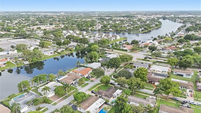 1721 NW 114th Avenue, Pembroke Pines, FL 33026