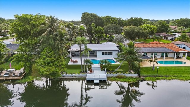 1721 NW 114th Avenue, Pembroke Pines, FL 33026