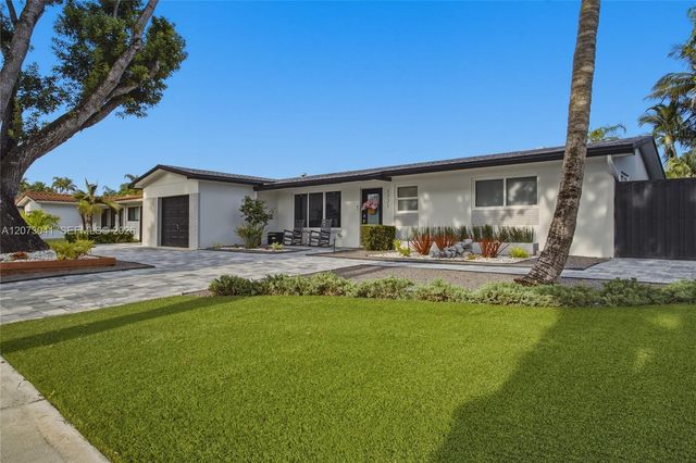 1721 NW 114th Avenue, Pembroke Pines, FL 33026