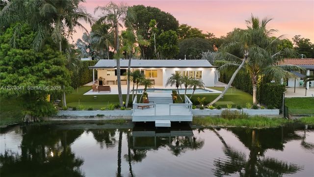 1721 NW 114th Avenue, Pembroke Pines, FL 33026