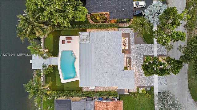 1721 NW 114th Avenue, Pembroke Pines, FL 33026