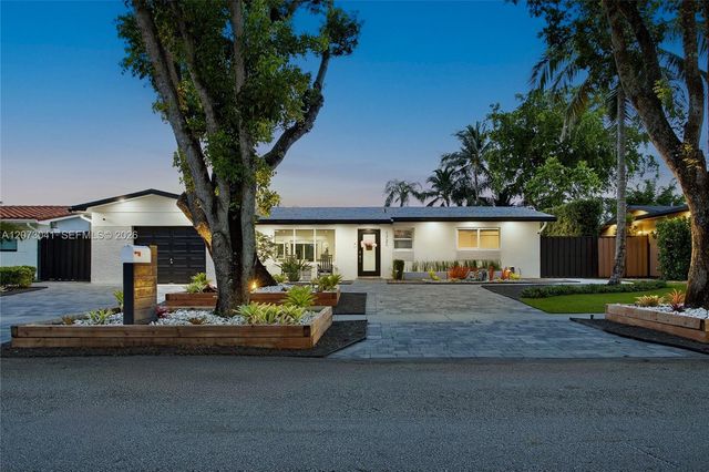 1721 NW 114th Avenue, Pembroke Pines, FL 33026