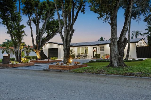 1721 NW 114th Avenue, Pembroke Pines, FL 33026