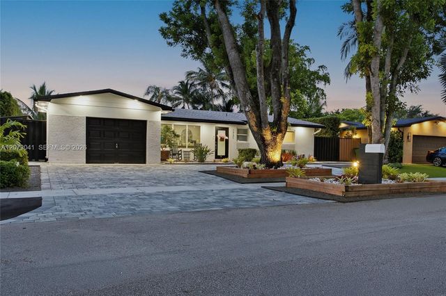 1721 NW 114th Avenue, Pembroke Pines, FL 33026