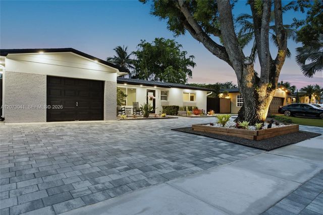 1721 NW 114th Avenue, Pembroke Pines, FL 33026
