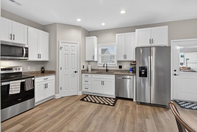 612 ZEPHYR DR, Rockingham, VA 22801