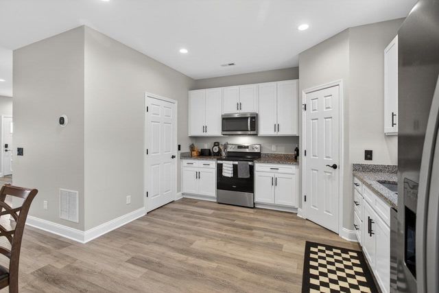 612 ZEPHYR DR, Rockingham, VA 22801