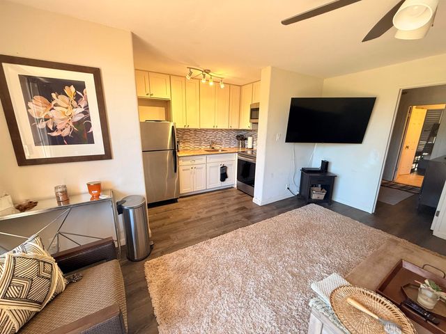 3660 Lower Honoapiilani Rd # 111, Lahaina, HI 96761