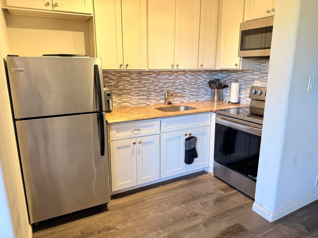 3660 Lower Honoapiilani Rd # 111, Lahaina, HI 96761