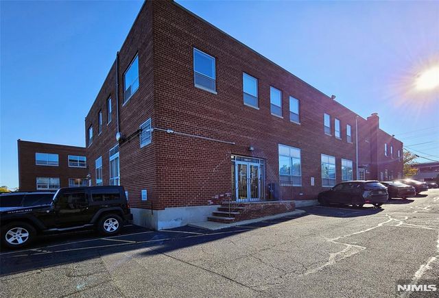 190 Sylvan Avenue C7, Englewood Cliffs, NJ 07632