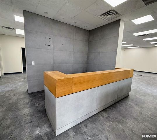 190 Sylvan Avenue C7, Englewood Cliffs, NJ 07632