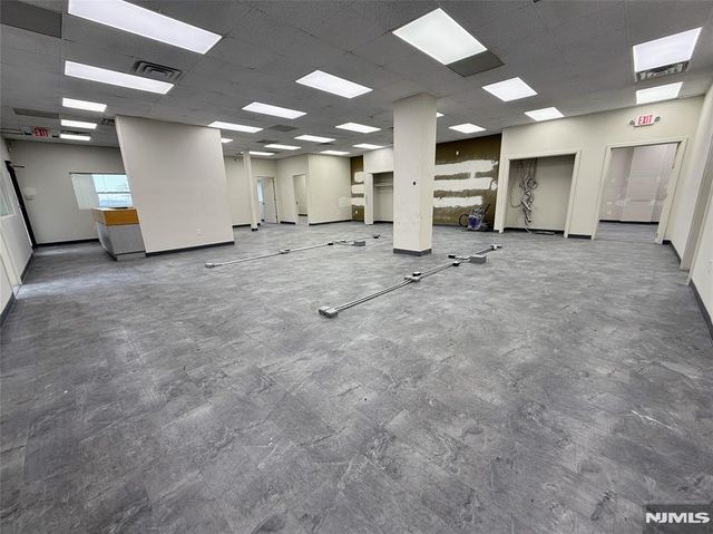 190 Sylvan Avenue C7, Englewood Cliffs, NJ 07632