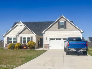 303 Burberry Court, Jacksonville, NC 28546