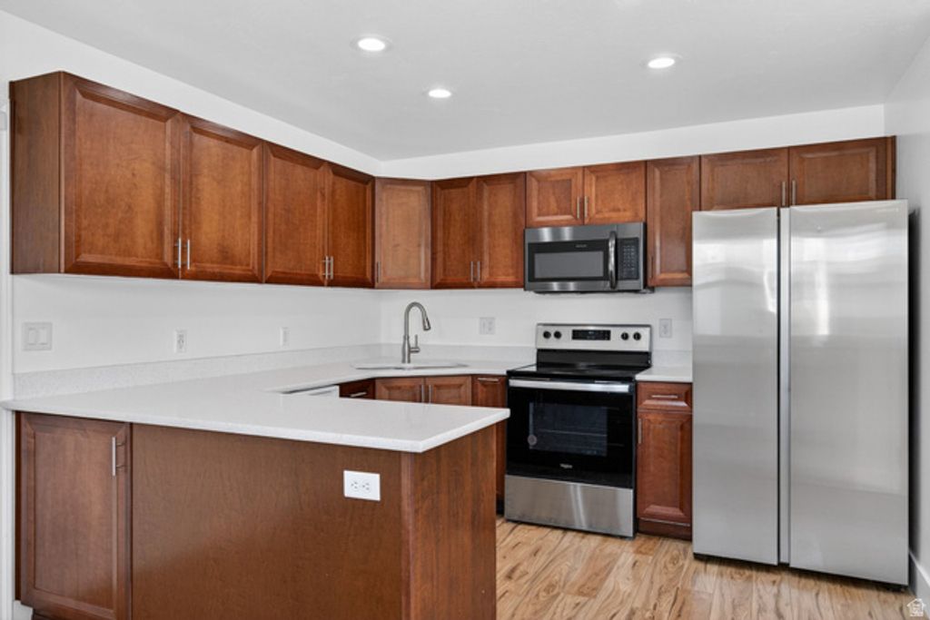 Image 5 of property listing at 6306 W MARCREST DR, West Valley City, UT 84128