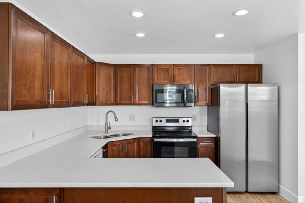 Image 7 of property listing at 6306 W MARCREST DR, West Valley City, UT 84128