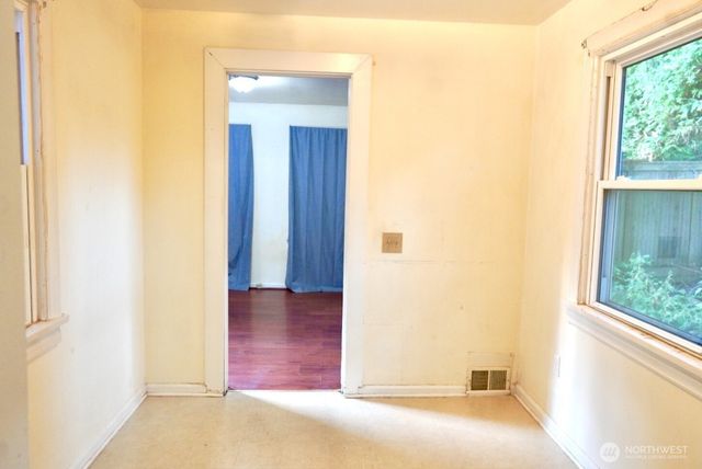 14040 Ashworth Avenue N, Seattle, WA 98133