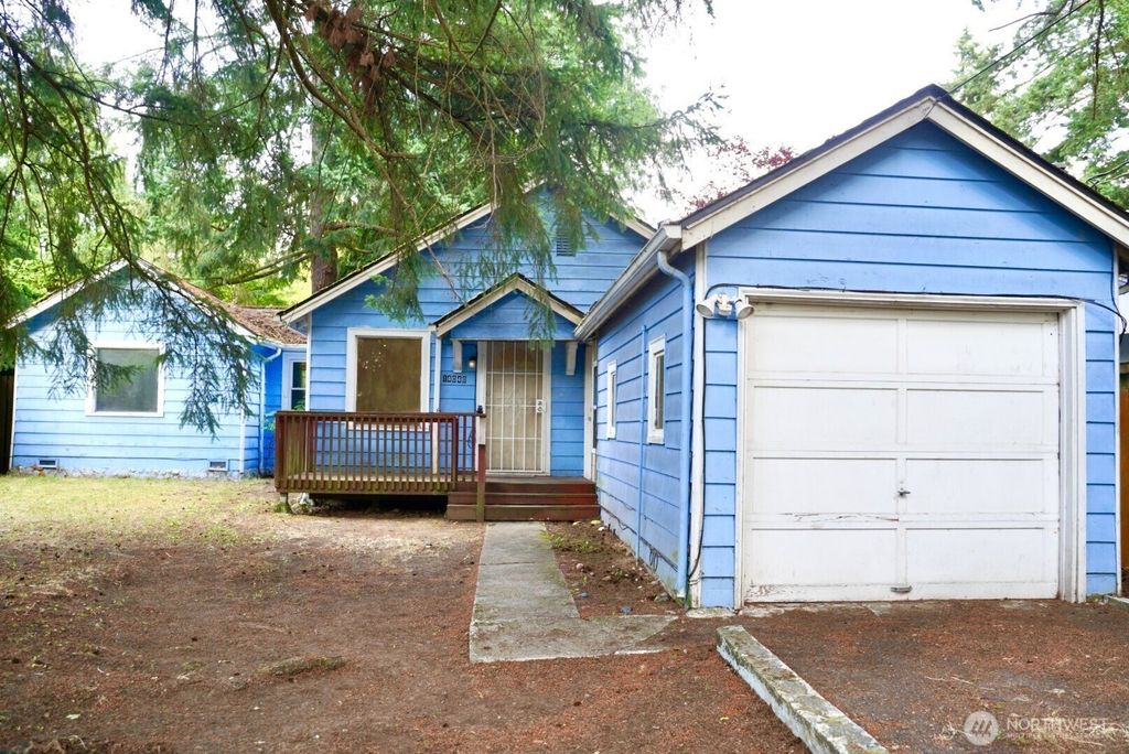 14040 Ashworth Avenue N, Seattle, WA 98133