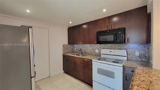 14200 NE 15th Ave B, North Miami, FL 33161