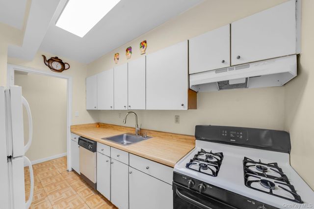 139-05 85 Drive 5E, Briarwood, NY 11435
