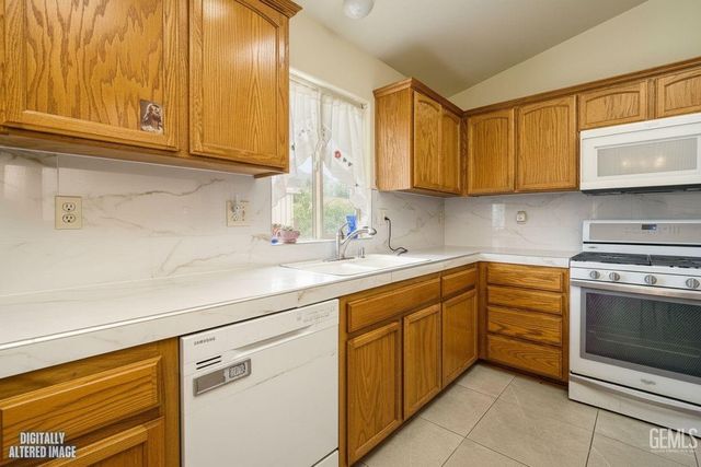 12619 Sawtooth Avenue, Bakersfield, CA 93312