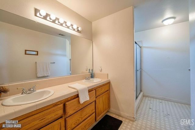 12619 Sawtooth Avenue, Bakersfield, CA 93312