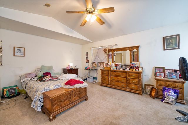 12619 Sawtooth Avenue, Bakersfield, CA 93312