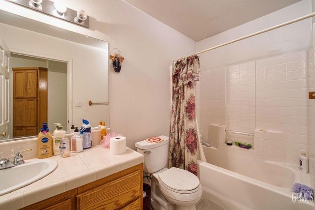 12619 Sawtooth Avenue, Bakersfield, CA 93312
