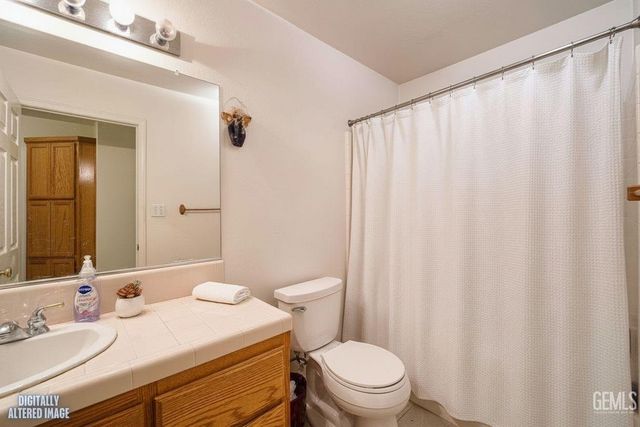 12619 Sawtooth Avenue, Bakersfield, CA 93312