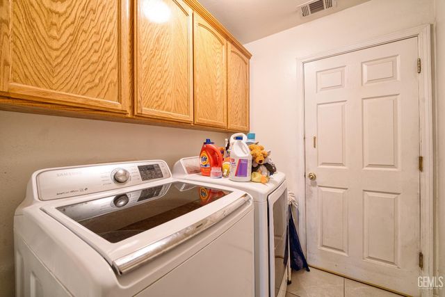 12619 Sawtooth Avenue, Bakersfield, CA 93312