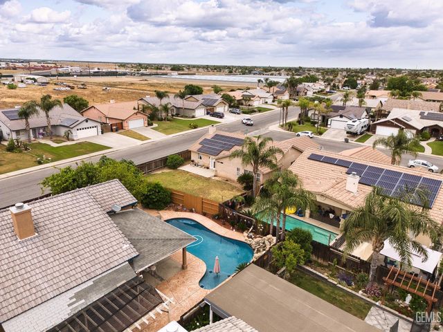 12619 Sawtooth Avenue, Bakersfield, CA 93312