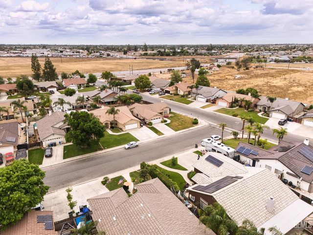 12619 Sawtooth Avenue, Bakersfield, CA 93312