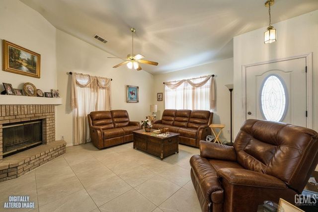 12619 Sawtooth Avenue, Bakersfield, CA 93312