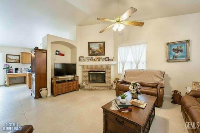 12619 Sawtooth Avenue, Bakersfield, CA 93312