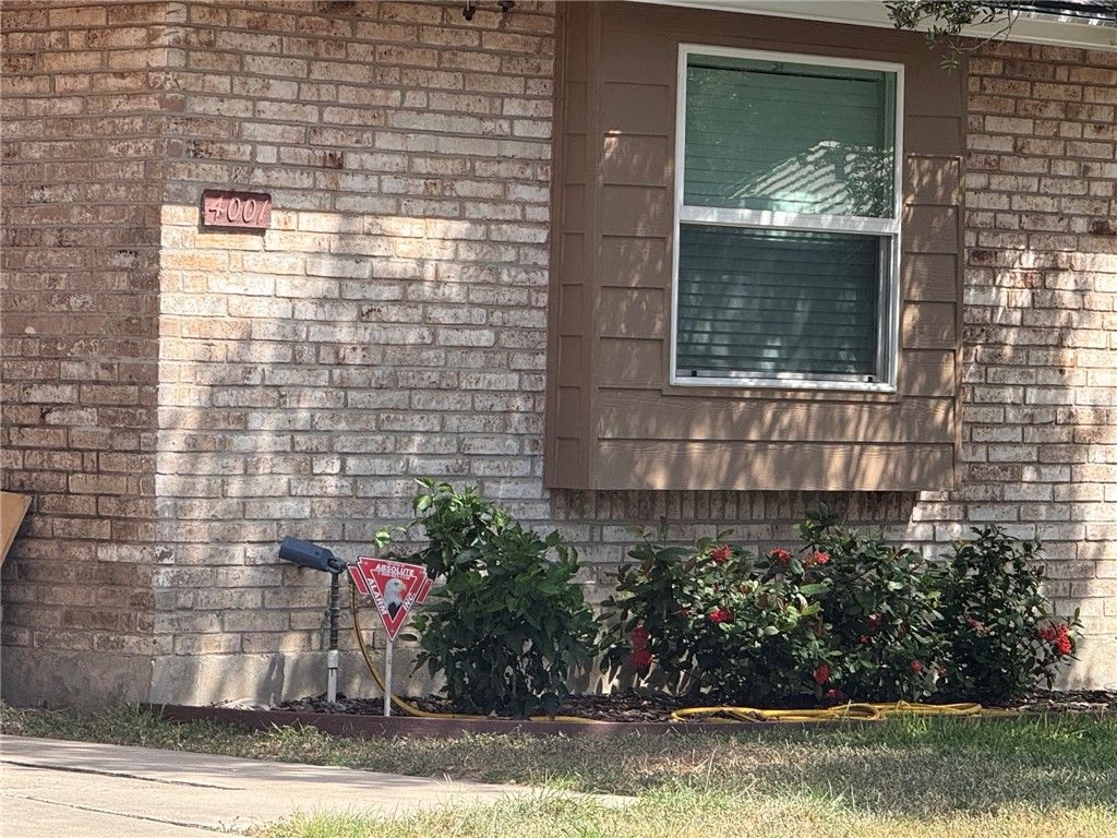 4001 Wagner Lee Dr, Corpus Christi, TX 78418 — photo 2