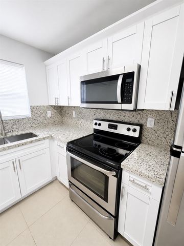 1723 Wiley Street F, Hollywood, FL 33020