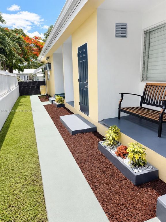 1723 Wiley Street F, Hollywood, FL 33020