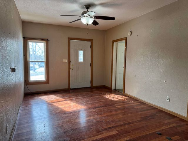 15 NW 2nd Street, Oelwein, IA 50662