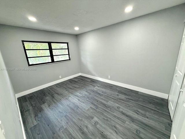 2700 N 34th Avenue I, Hollywood, FL 33021