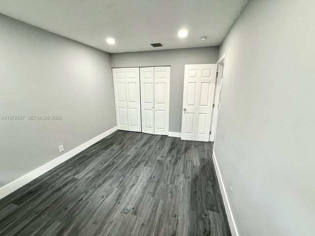 2700 N 34th Avenue I, Hollywood, FL 33021