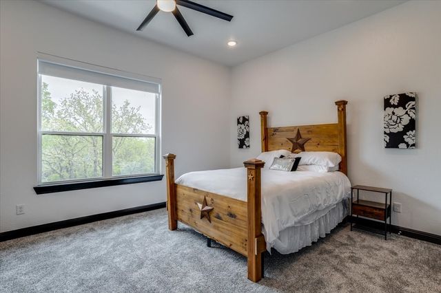 124 Cote D Azur Drive, Chico, TX 76431