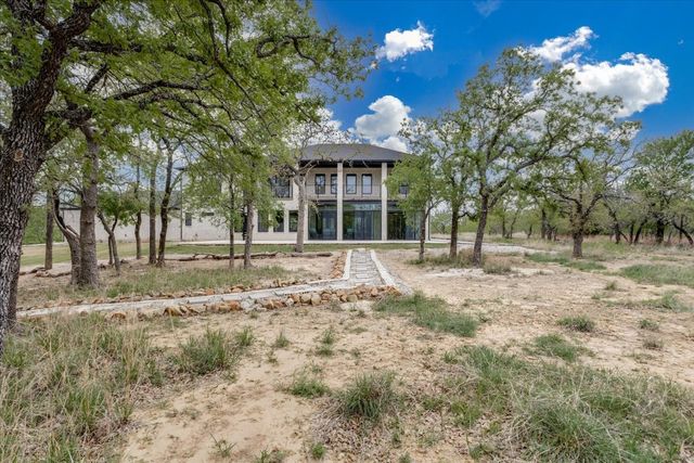 124 Cote D Azur Drive, Chico, TX 76431