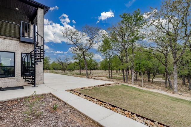 124 Cote D Azur Drive, Chico, TX 76431