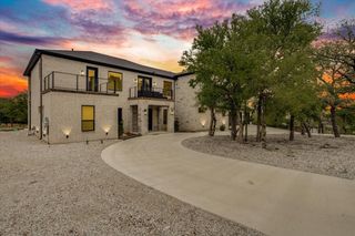 124 Cote D Azur Drive, Chico, TX 76431