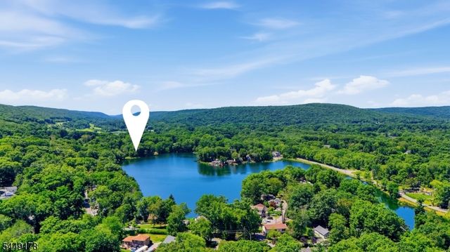 46 Wildwood Rd, Jefferson Twp., NJ 07438