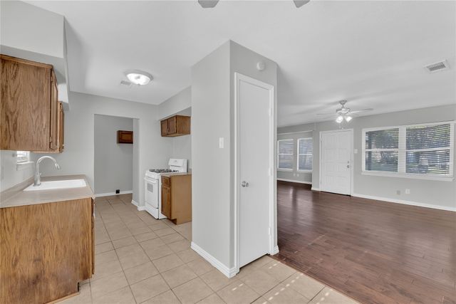 1325 E Park Drive, Mesquite, TX 75149