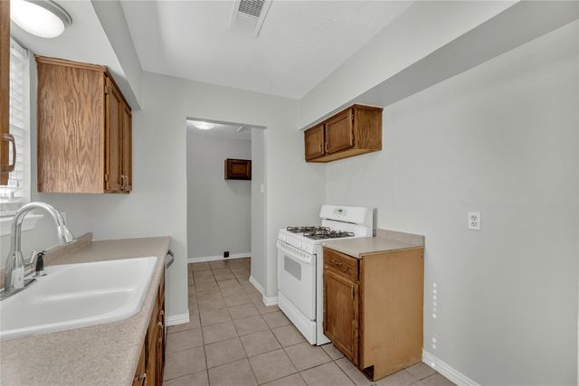 1325 E Park Drive, Mesquite, TX 75149