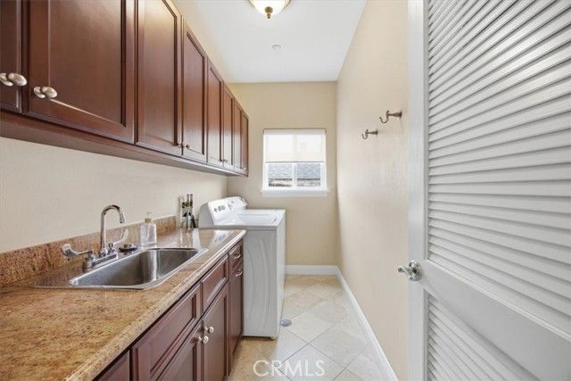 1805 Speyer Lane B, Redondo Beach, CA 90278