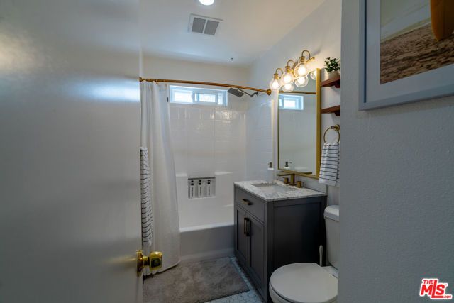 104 Fowling Street, Los Angeles, CA 90293
