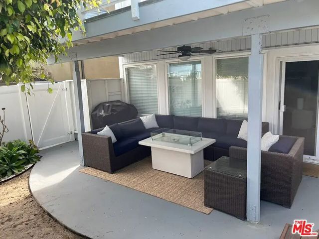 104 Fowling Street, Los Angeles, CA 90293