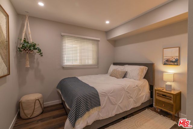 104 Fowling Street, Los Angeles, CA 90293